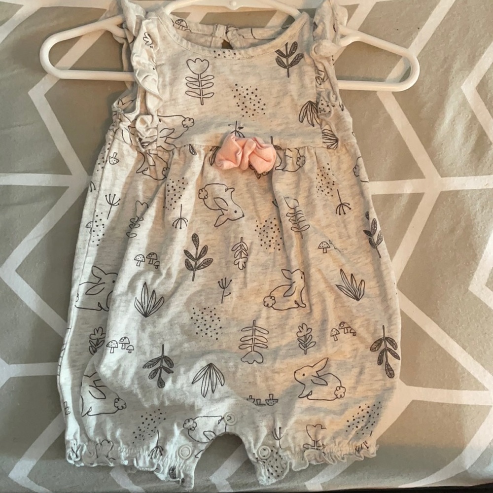 Gray romper size 3 months